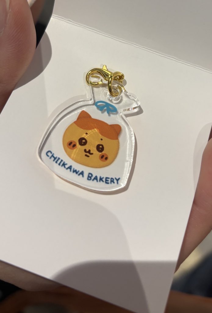uuu37N's tweet photo. ちいかわベーカリー トレーディングミニアクリルチャーム　

譲⇨ハチワレ
求⇨古本屋(カニちゃん)

大阪　梅田手渡し交換希望です。 https://t.co/GGHUTazaX4
