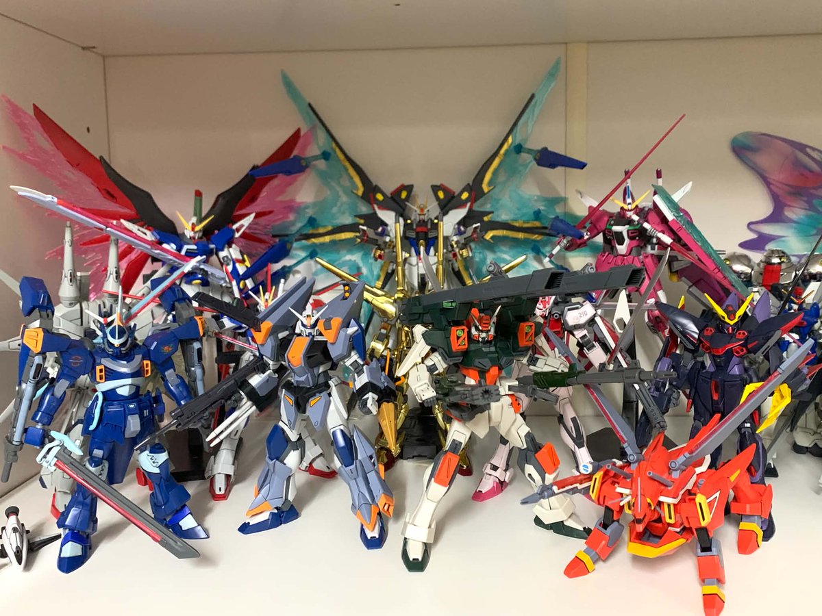 EVeravat's tweet photo. #ガンダムの日

いつもありがとう。

#ガンプラ
#宇宙世紀シリーズ
#機動武闘伝Gガンダム
#機動戦士ガンダムSEED
#機動戦士ガンダム00 https://t.co/155oR9LL7d