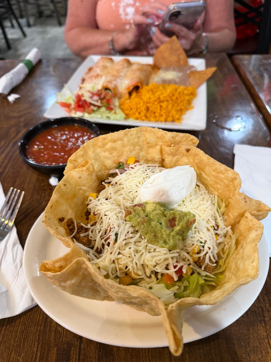 jeffhardennc's tweet photo. Eating at #guacandcheese on MacDill is always a treat https://t.co/Jc60VpaaYn