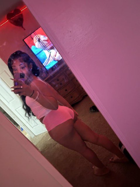 missloress's tweet photo. I’m so sexyyyy 🤪

#ebony #pyt #buyingcontent https://t.co/CTXbVBXX0R