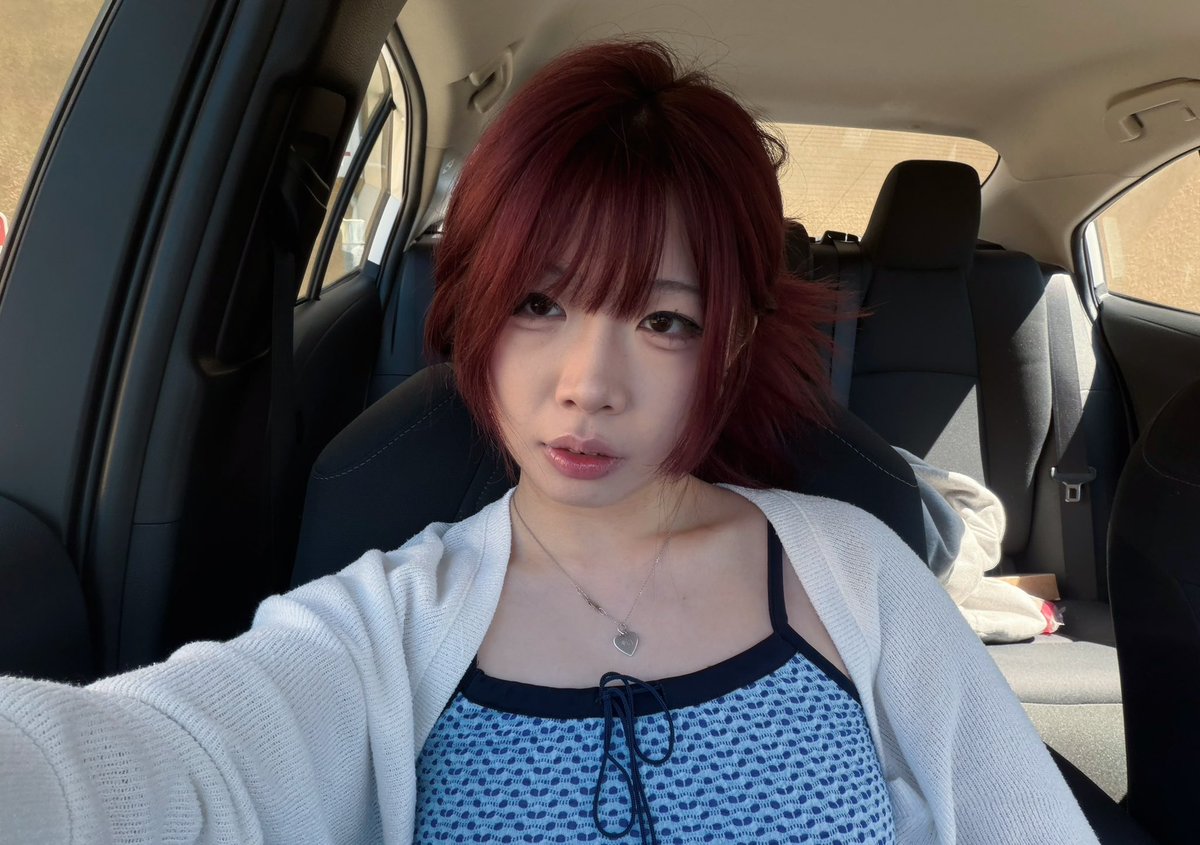 gwenjelli's tweet photo. hehe live nyeow ^. .^ https://t.co/iSaDPkM8h1 https://t.co/o9KA5lqQuJ