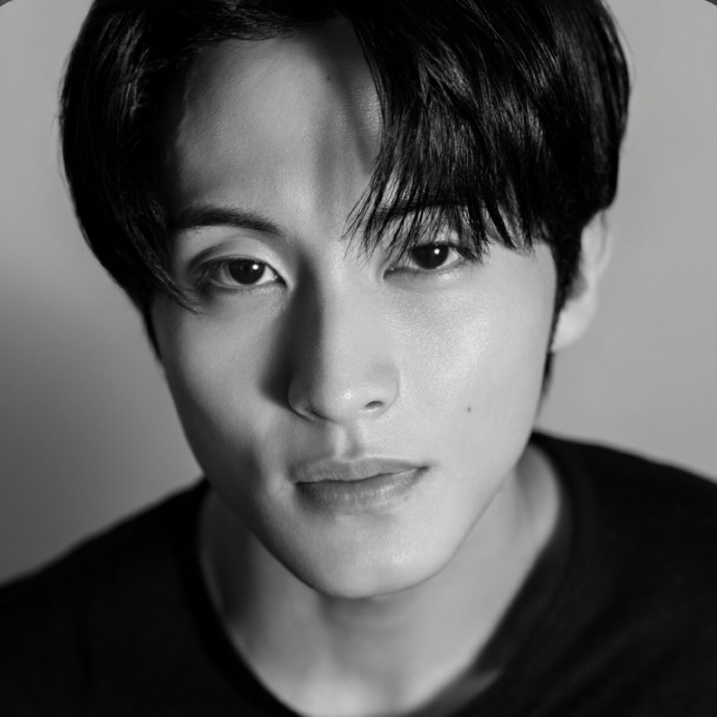 beembaebae's tweet photo. ชั้นนั่งดูรูปมาร์คซ้ำไปซ้ำมา ฮอล ท่านหล่อจิงๆ 😭 สมพระเกียรติการกลับมา ขอสมัครเมมเบอร์ชิปตลอดชีพ https://t.co/RiQiMoR942