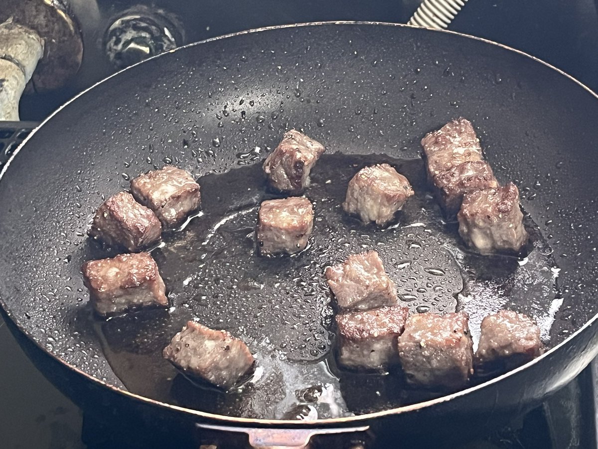 clarinet_imo's tweet photo. 贅沢肉うどん♡ https://t.co/EDWYT1ipZn