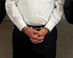 ZomVick's tweet photo. Estas son las únicas esposas que deberían de tener este tipo de cucarachas. https://t.co/phCMox6xW0