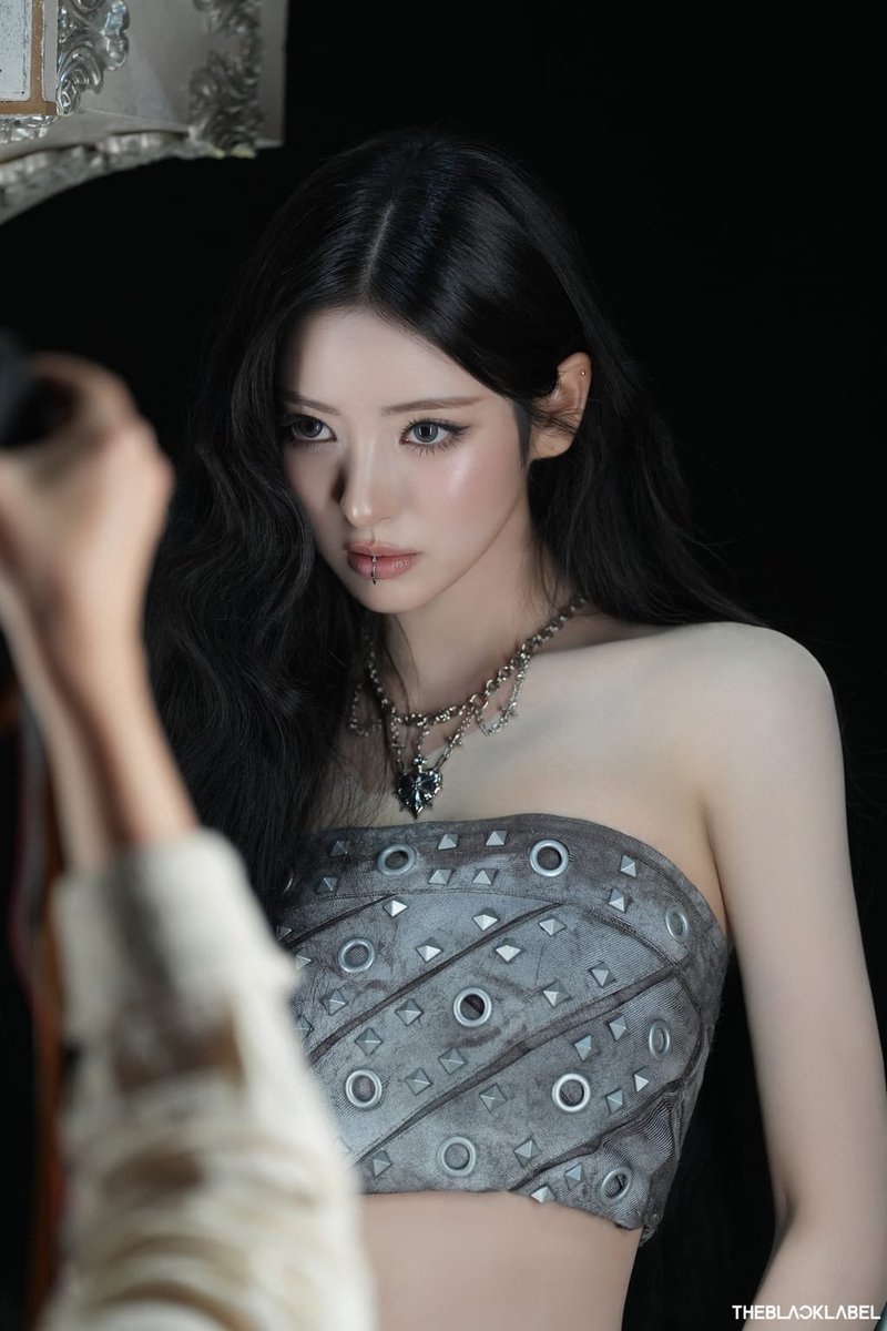 DDI RO RI MV 비하인드 포토 #ANNA #안나 #アンナ #田中杏奈 #MEOVV