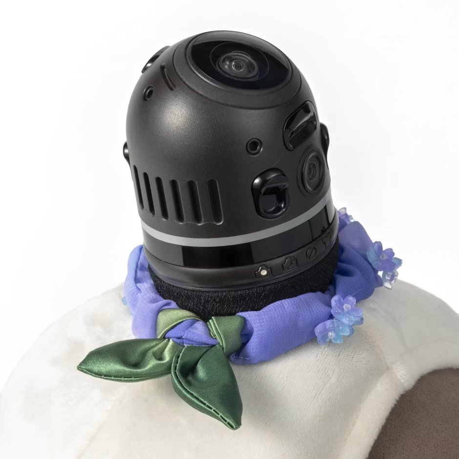 LOVOT_official's tweet photo. ＼🐌紫陽花シュシュ／
➡︎https://t.co/3fi8YTblPY

紫陽花を思わせるグラデーション生地に、繊細な葉っぱと小さな花をあしらい上品に仕上げました。お好みのウェアと合わせれば華やかなコーディネートの完成です。

■「＆ Me」
LOVOTと、いっしょに。
LOVOTとヒト、どちらにも使えるシェアアクセサリーで、毎日にちいさなよろこびを。