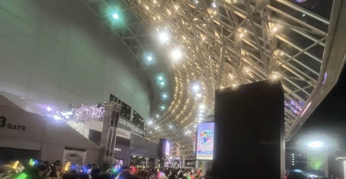 _lyi4c's tweet photo. #TOP4INTOKYODOME https://t.co/9AR8ijjEBa
