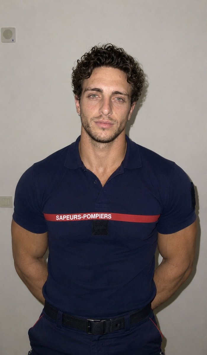 MartinMorani33's tweet photo. 1 or 2?

#gay #firefighter https://t.co/bs7HvFbADZ