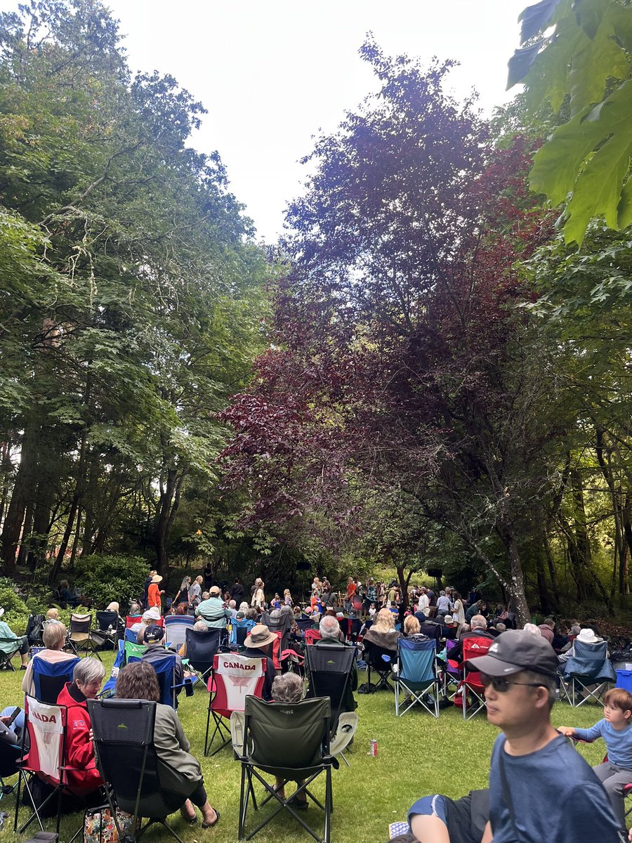 zacdevries's tweet photo. First music in the park of summer 2026!

Full house down at Goward House. Great to see everyone out and enjoying the music together!

See you next time July 14 6-8pm at Majestic Park! https://t.co/SxlmvtuDoP