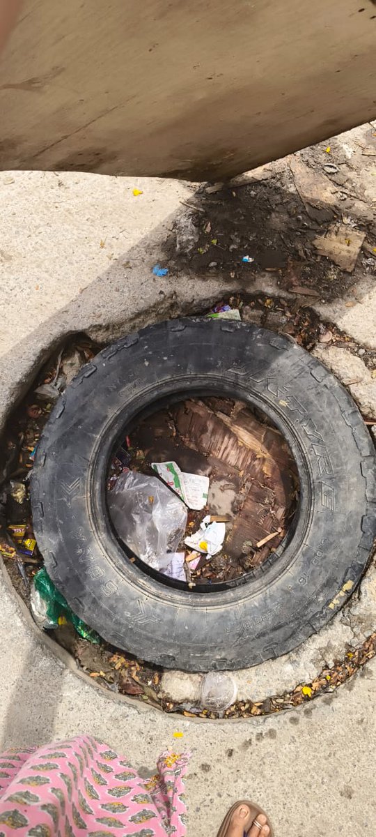 SantoshReddyVK1's tweet photo. CM @revanth_anumula Sir, @MC_Cyberabad @CMC_Offcl 
@GummallaSrijana 
Respected Sir/Madam, 
We Have a damage Manhole Ducken issue, Daily School buses & Regularly vehicles Cross from this damage area ( Dundigal Circle / Sai Baba Colony ) 
Please Sortout ASAP 🙏
#CleanCyberabad #Cyberabad #Dundigal 

#Telangana #RevanthReddy