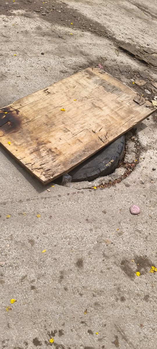 SantoshReddyVK1's tweet photo. CM @revanth_anumula Sir, @MC_Cyberabad @CMC_Offcl 
@GummallaSrijana 
Respected Sir/Madam, 
We Have a damage Manhole Ducken issue, Daily School buses & Regularly vehicles Cross from this damage area ( Dundigal Circle / Sai Baba Colony ) 
Please Sortout ASAP 🙏
#CleanCyberabad #Cyberabad #Dundigal 

#Telangana #RevanthReddy