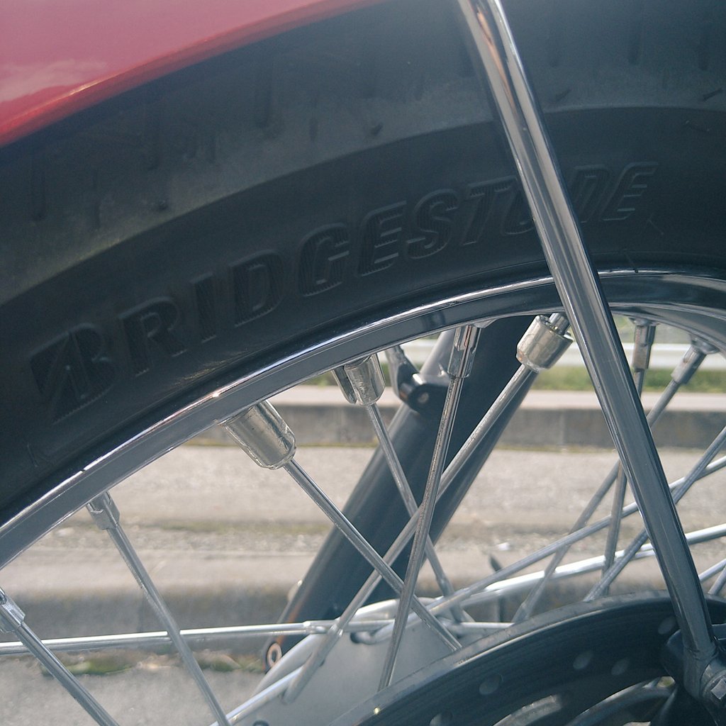 ScreenNameZilch's tweet photo. 同じバイクで３メーカーのタイヤを履いたけどブリッジストーンが１番だな！　#ブリッジストーン　#BRIDGESTONE https://t.co/GSE8uGx1B0