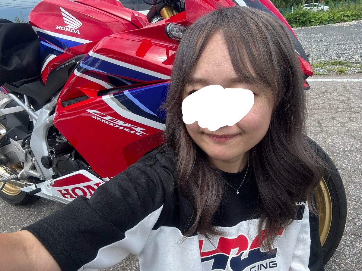 moemoe_0041's tweet photo. 今日から5連休！ちょいと野尻湖まで🏍️久しぶりに乗った。 https://t.co/41FMxbQ8rZ
