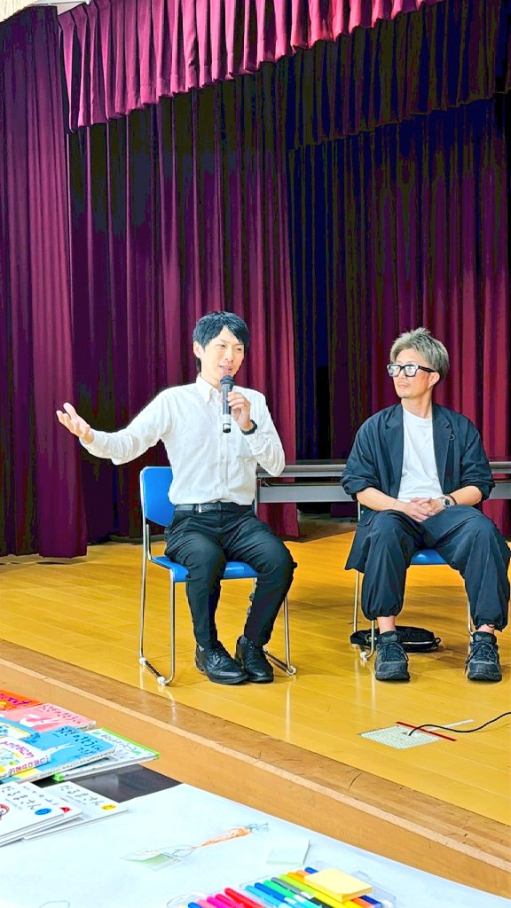 ACE_GUNMA's tweet photo. 5日は新里町で開催された「七夕子供フェスタ」へ。「桐生の教育を語るCafe」の公開トークに参加しました。

学生や先生、保護者の皆さんと、子どもたちの成長に必要な環境について意見交換。小中学校の統廃合が進む今だからこそ、市民の皆さんと教育の未来を考える機会を増やしていきたいと思います。 https://t.co/Thi6GMFLjt
