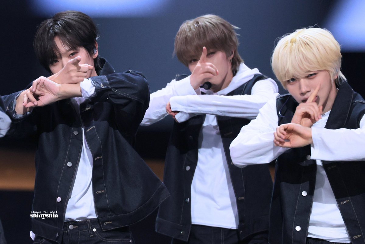 8shinyshin's tweet photo. 20260707 KBS Open Concert
AHOF 치명적 포인트!

#AHOF #아홉   
#RUN_TO_YOU https://t.co/zZ8eunVark