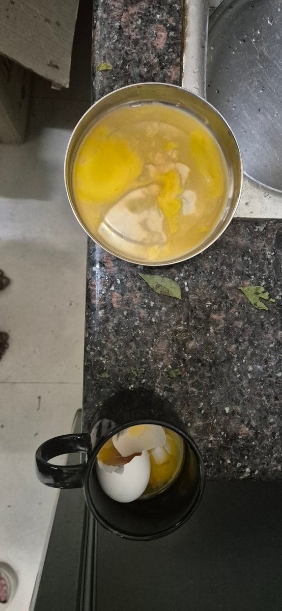 manoj2718's tweet photo. I received rotten eggs from @bigbasket_com, i cracked 4 eggs all of them were rotten. This has happened with me 4th time. I dont know why i pay a premium price for these rotten items. Online eggs without inspection should be banned in India. https://t.co/NCTq8rgn8K