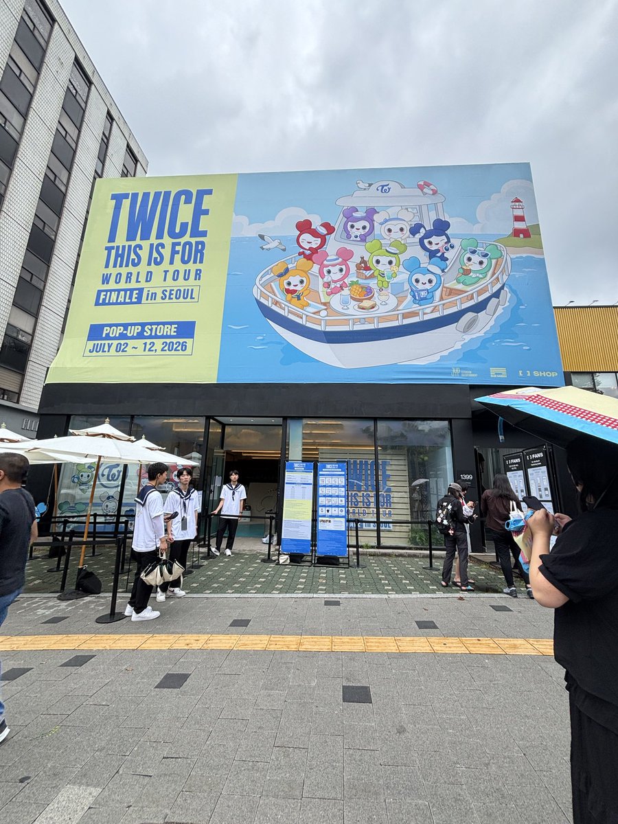 teuwaees's tweet photo. 🥳✨

#TWICE_THISISFOR_POPUP #FANS_SHOP #팬즈샵 https://t.co/l2vZ6Q6j8Q