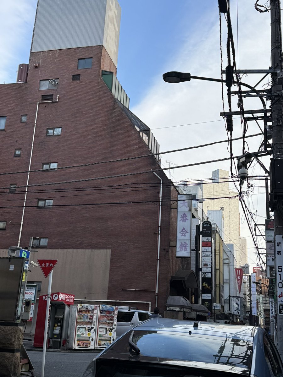 ken3ring's tweet photo. 7/29か7/29の昼間に新宿大番の屋上でエロ下着パイパンリングで日焼け待機しようかな。
昼間なら卑猥な姿も顔もばっちり見えるんで��態晒してやりたい。汁まみれになるまでぶっかけられたい https://t.co/CrhOBkVThD