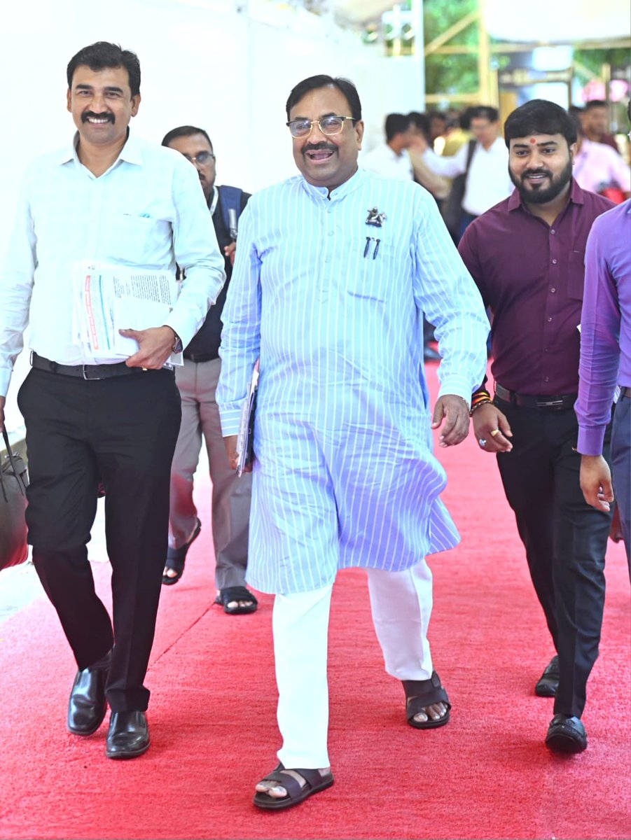 SMungantiwar's tweet photo. विधिमंडळ पावसाळी अधिवेशन 2026 | 8 जुलै 2026 | आठवडा - 3| दिवस-3
Monsoon Session 2026 | 8 July 2026 | Week -3 | Day-3
#MonsoonSession2026 #Maharashtra #VidhanBhavan #SMUpdate https://t.co/xKCiQjtlvh