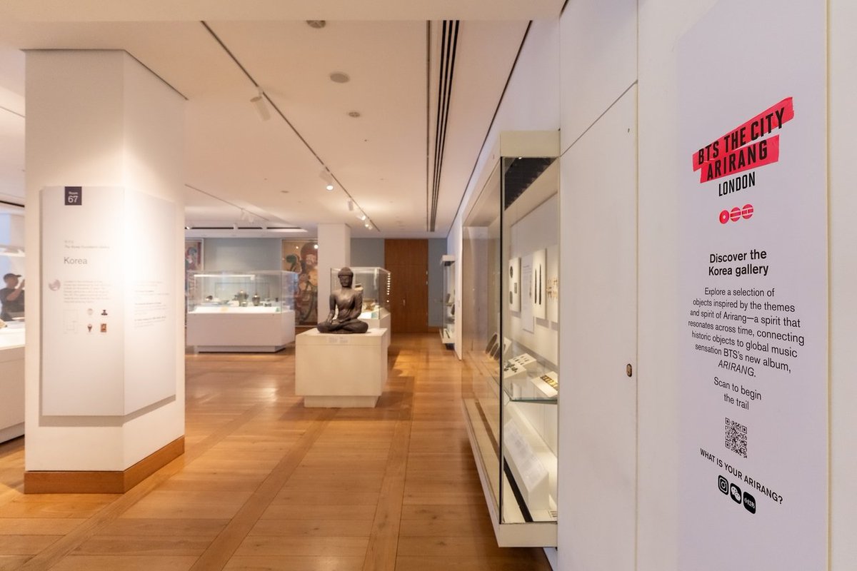 Kpop_Herald's tweet photo. The British Museum is hosting a special program inspired by @bts_bighit’s latest album as part of the group’s “The City Arirang” fan festival that accompanies its world tour stop in London. 🏛️🇬🇧

Running until July 23, the program invites visitors to explore Korean cultural artifacts connected to the themes of BTS’ fifth LP, “Arirang.” 💜

📰 Read the full article 
https://t.co/6tOKOQ0xVu

#BTS #BTS_THECITY_ARIRANG_LONDON
