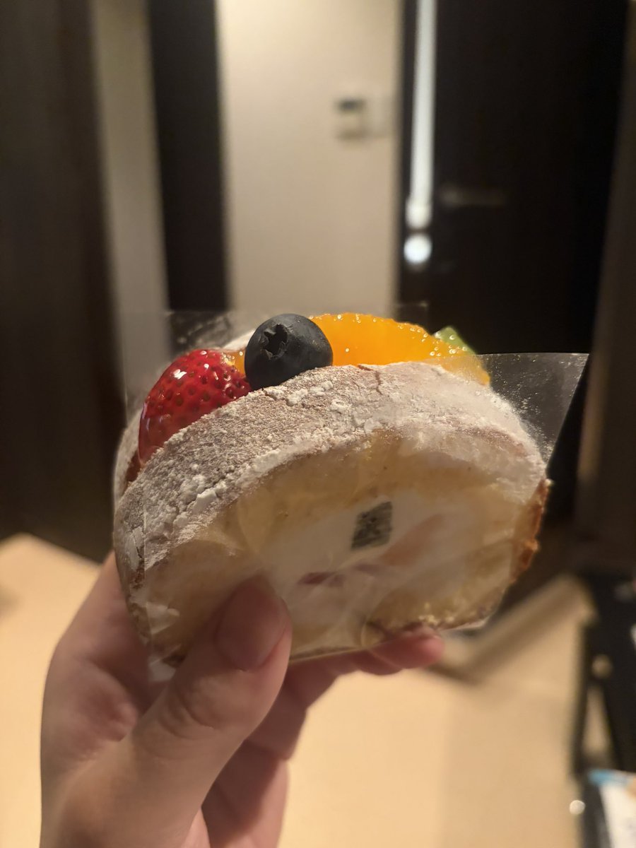 bd_kanna's tweet photo. 今日もよろしくお願いします。

こんな可愛いケーキクラッシュ
にはもったいない笑笑 https://t.co/ngXZclkL1g