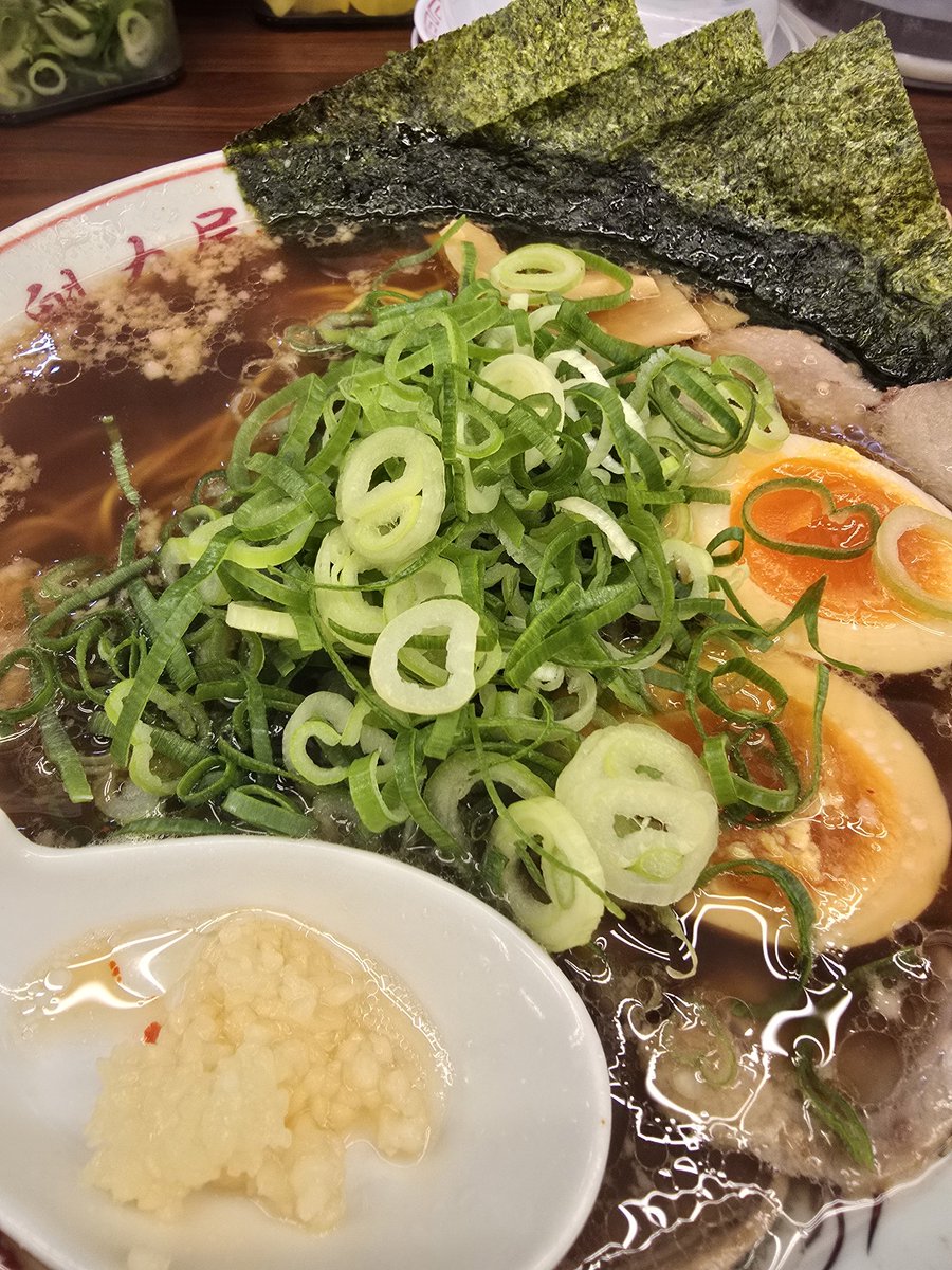 591055Manmaya's tweet photo. 魁力屋本店
全部のせ背脂醤油
着丼後にネギ増量(笑)
餃子と共に…
アプリクーポンで
炒飯いただきました。 https://t.co/cf33ZTB31d