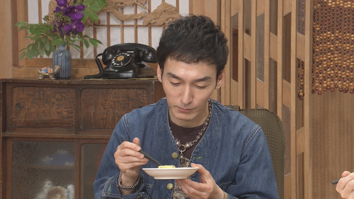 usakame_ytv's tweet photo. 次回の #うさかめ をちょい見せ🫣

1000円-1GP特別編
料理芸人が500円で"簡単" "時短" 卵焼き対決🔥🥚

#苺ちゃん 🆚 #キングくん 🆚#りえちゃん 

どの卵焼きが1番に輝くのか⁉️

必見です☝️

7月12日（日）ひる0時35分〜

#草彅剛 #海原やすよともこ #こがけん https://t.co/eLr8TUpocz