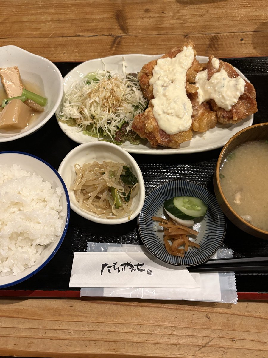 guchiremon's tweet photo. チキン南蛮食べに来たら、チキン南蛮の日でした。才能アリ🐔 https://t.co/3HA5d7Z8lL