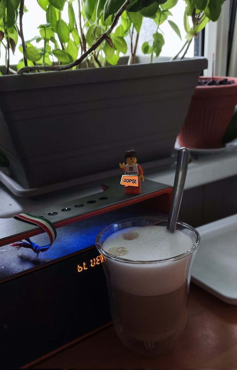 boglargica's tweet photo. #GoodMorning! ☕🤟
Mini-me is conducting the day right from the speaker.
#Coffee is frothy, #celloMetal is blasting, let the gentle morning #moshpit begin! 🤭💃
#coffeetime #lego
🎼 #Apocalyptica – Hope
https://t.co/mtxqf6PtKs https://t.co/eXcmc0KftC