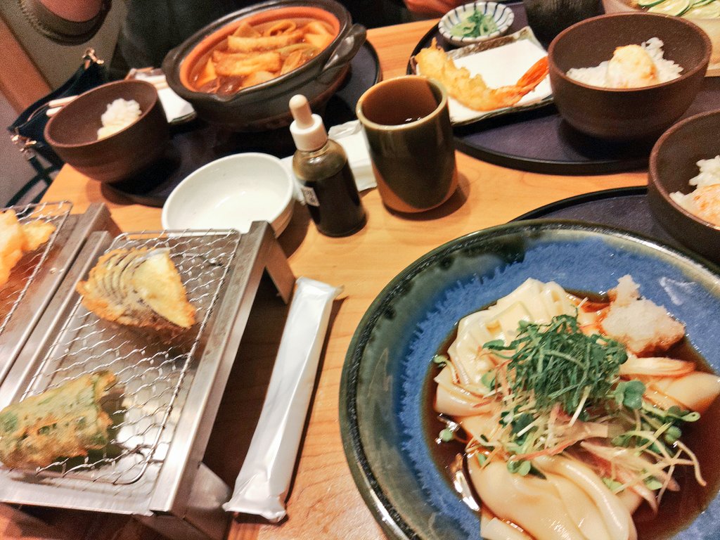 Matcha_Grey's tweet photo. お客様と食べてきたので帰る🚃💨
アーモンドパウダーも1キロ在庫で購入☺️♥️ https://t.co/Vxx4CMsHDE