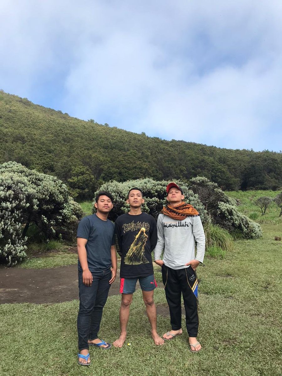 herjunxt's tweet photo. Bukan pendaki kalcer 🙅‍♂️ https://t.co/T7UXKny7Ka