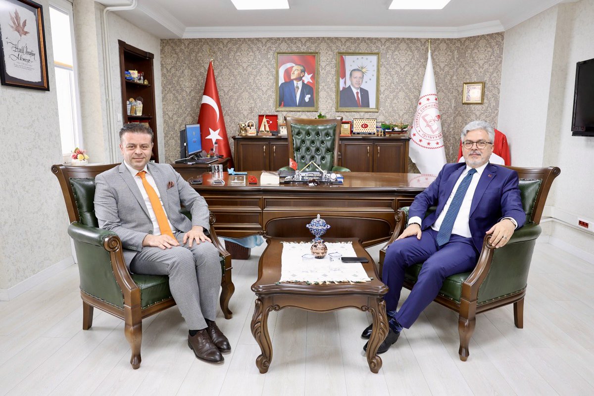 farukyelkenci's tweet photo. Rize’deydik. İl Müdürümüz Halil İbrahim Akmeşe ve il yöneticilerimizle eğitim alanında yapılan çalışmaların yanı sıra idari alanda; yönetici görevlendirmeleri, norm fazlası öğretmenlerden istifade etme, özel öğretim kurumlarının takibi gibi konularda da yapılan çalışmaları değerlendirdik. 
İl Müdürümüze ve ekibine gayretlerinden ötürü teşekkür ediyoruz.