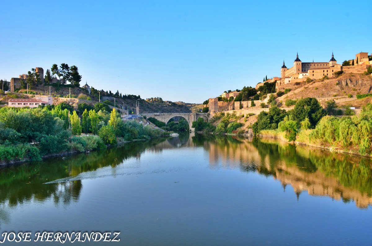 joseherfer2's tweet photo. Entrada a Toledo. Si queréis ver más fotos y LEER un recorrido y opiniones de Toledo pinchad en las letras azules y os saldrá solo:
https://t.co/tfKi2dB51R
Os gustará. https://t.co/FOXMLCSSOy