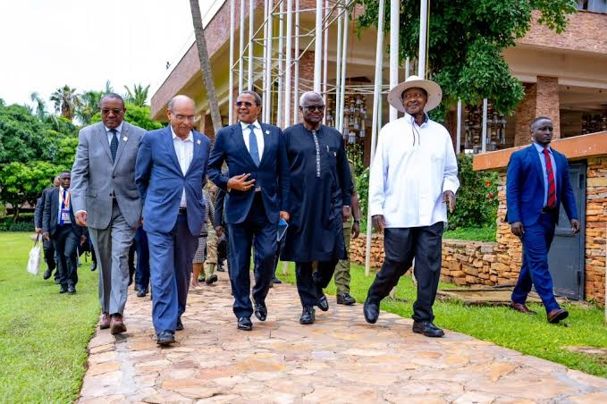 apio_winfred's tweet photo. Economic transformation requires an environment where investors have confidence and citizens have opportunities. President Yoweri Museveni continues to promote both. https://t.co/4dJHYAH6zT