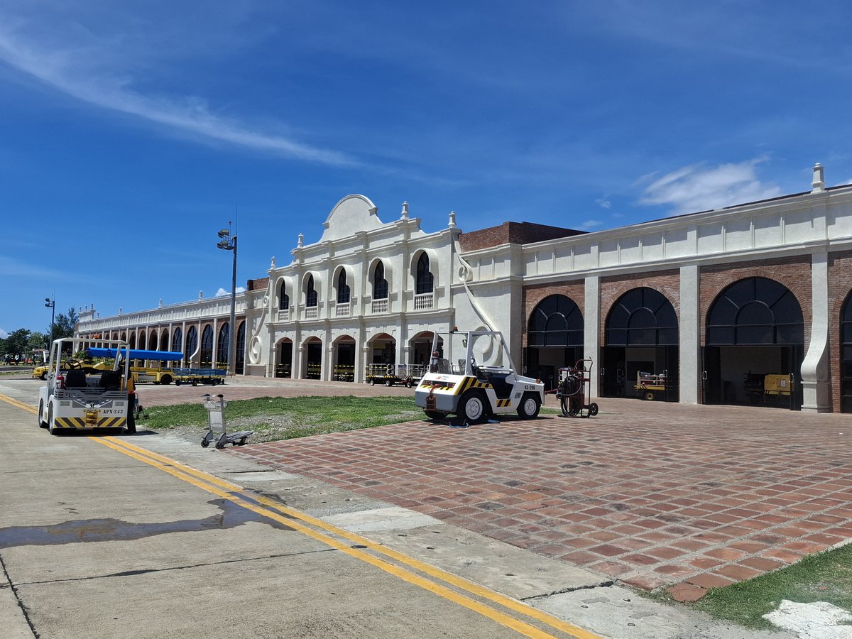 IvanAtHome's tweet photo. Laoag, Ilocos Norte has such a pretty airport. They should make more of our smaller airports look historical like this to promote our cultural heritage.

Was fun spending 2 days in the 'Solid North' on a bussiness trip.

@flyPAL's cabin crew service has been great as always. Makes me proud to be a shareholder of the national carrier.
