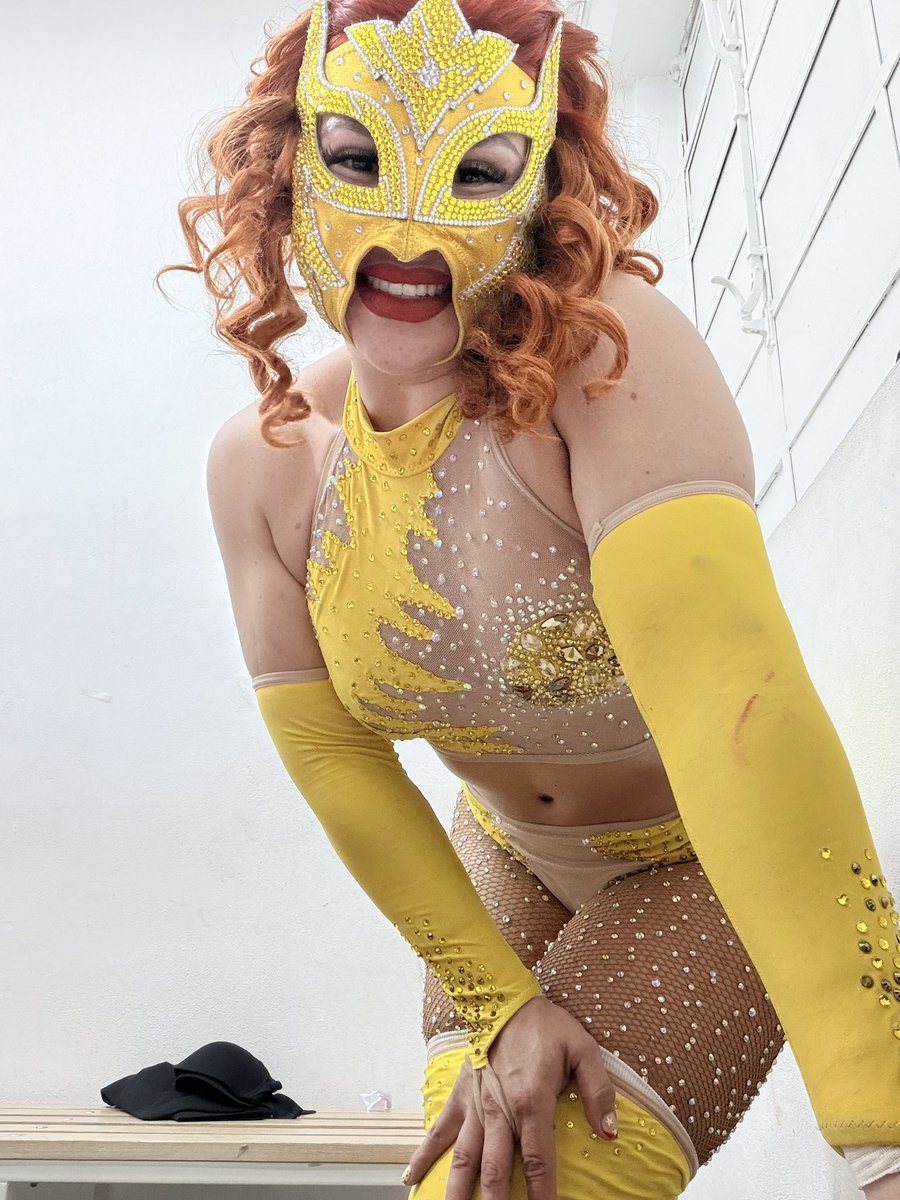 Lluvia89230502's tweet photo. Gracias a la bonita afición que se dio cita hoy en la arena México 🫶🏻
Nos vemos el domingo 💋 #lluvia #amazona #luchalibre #mexicana #CMLL #doblecampeona #CampeonaMundial #campeonadeoccidente #omegateam #arenamexico https://t.co/NBLre2ZriE
