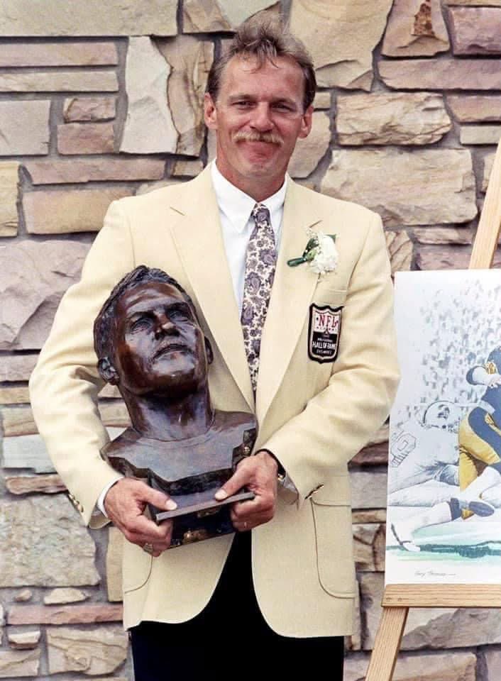 Wise1Observer's tweet photo. 😎🏈🎂HAPPY BIRTHDAY MR. LAMBERT🎂🏈😎🖤💛❤️🏆🏆🏆🏆🔥💯💡

( THE GREATEST MIDDLE LINEBACKER EVER 🌟58🌟)
John Harold Lambert (born July 8, 1952) Recognized by the Pro Football Hall of Fame in 1990 as "the greatest linebacker of his era,"! https://t.co/D2zL9QIjcj