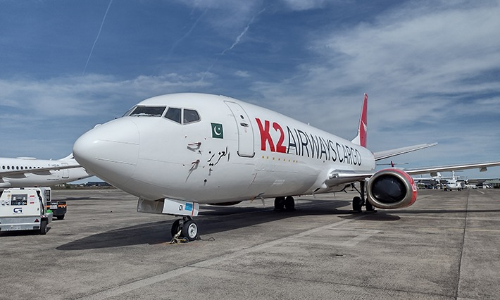 Conflict_IntelX's tweet photo. The loss of radar contact with a K2 Airways Cargo Boeing 737-400 near Karachi, the Pakistan Navy promptly initiated a search and rescue operation. PNS Zulfiqar was immediately deployed, demonstrating the Navy's readiness and commitment to maritime safety and emergency response. https://t.co/SLHv0CelPL