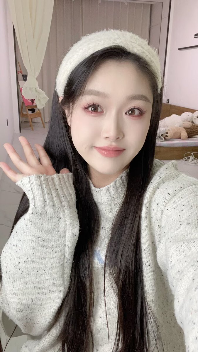 GUSHA306's tweet photo. 绿帽投稿老婆，想让野爹爆骂。感兴趣私信@lixin93615 https://t.co/Lb7d3GFCLA