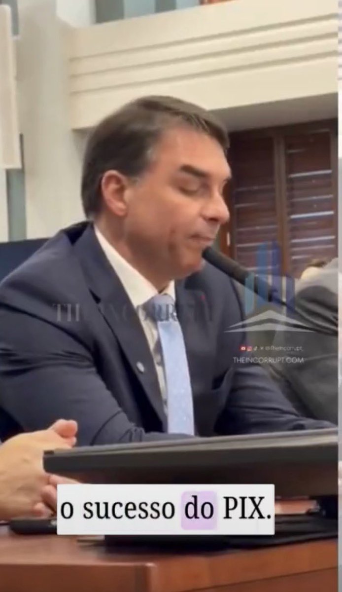 melbustamante's tweet photo. Flavioem Washington… Discurso PERFEITO deixou a esquerda QUEBRADA‼️😏

“Na audiência sobre a Seção 301, Flávio fez o que o Presidente eleito não fez: pediu que os EUA não imponham tarifas ao Brasil, defendeu o PIX, as empresas brasileiras, os empregos e o bolso do povo.

Ele também expôs que o tarifaço não pune os verdadeiros responsáveis pelos problemas apontados na investigação americana. Quem paga essa conta é o brasileiro comum, o trabalhador, o empreendedor e o setor produtivo.

Flávio ainda lembrou que tarifas anteriores empurraram parte do comércio brasileiro para a China, fortalecendo justamente o eixo que os Estados Unidos dizem querer conter.

"Não imponham tarifas ao Brasil. Preservem o sucesso do PIX. Cancelem esta ação e nos deixem negociar", expressou Flávio Bolsonaro em sua última fala.”