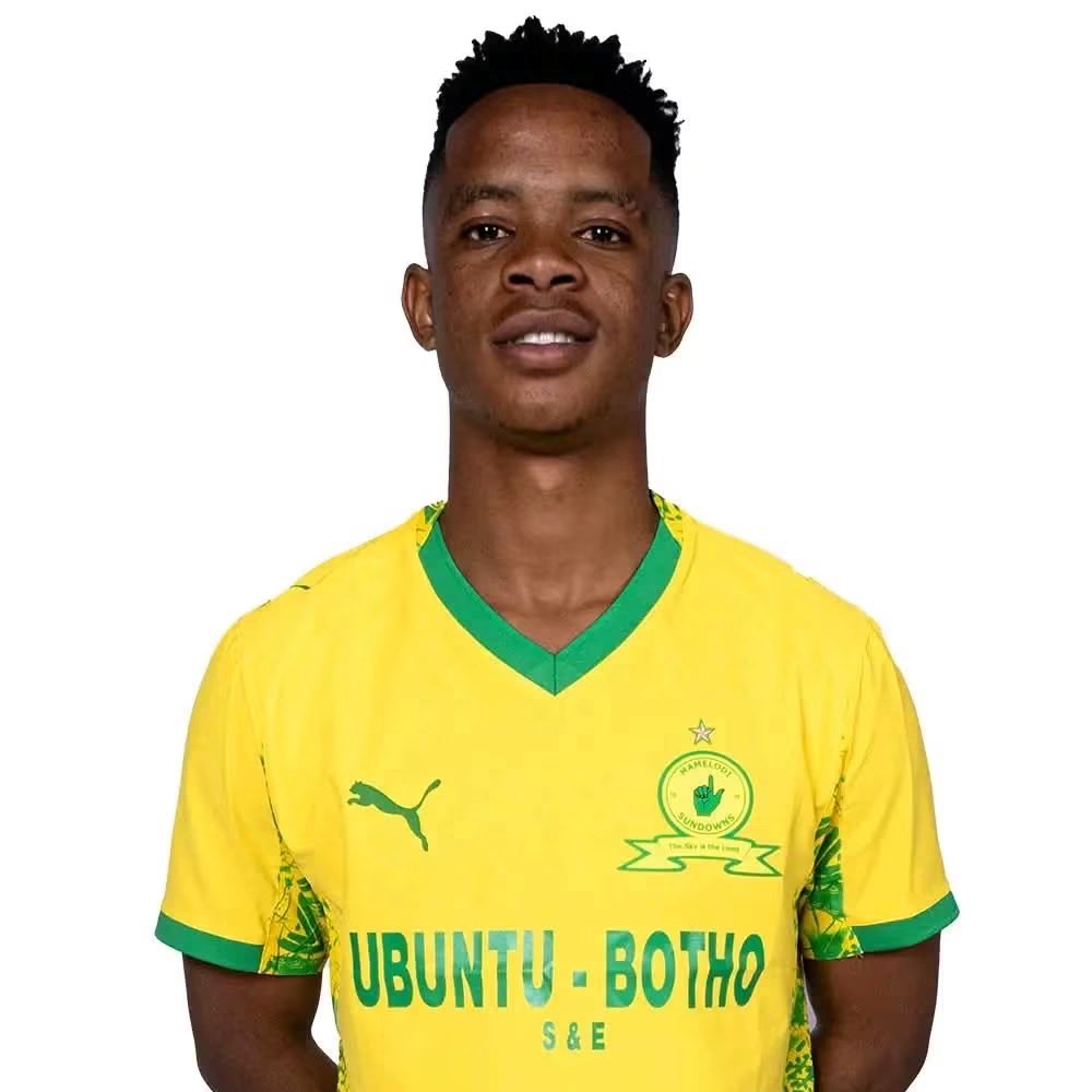 MrNkosi072's tweet photo. Mamelodi Sundowns' talented player Siyabonga Mabena will reportedly join NFD side AmaTuks on a loan deal. https://t.co/xYwdc1MFbs