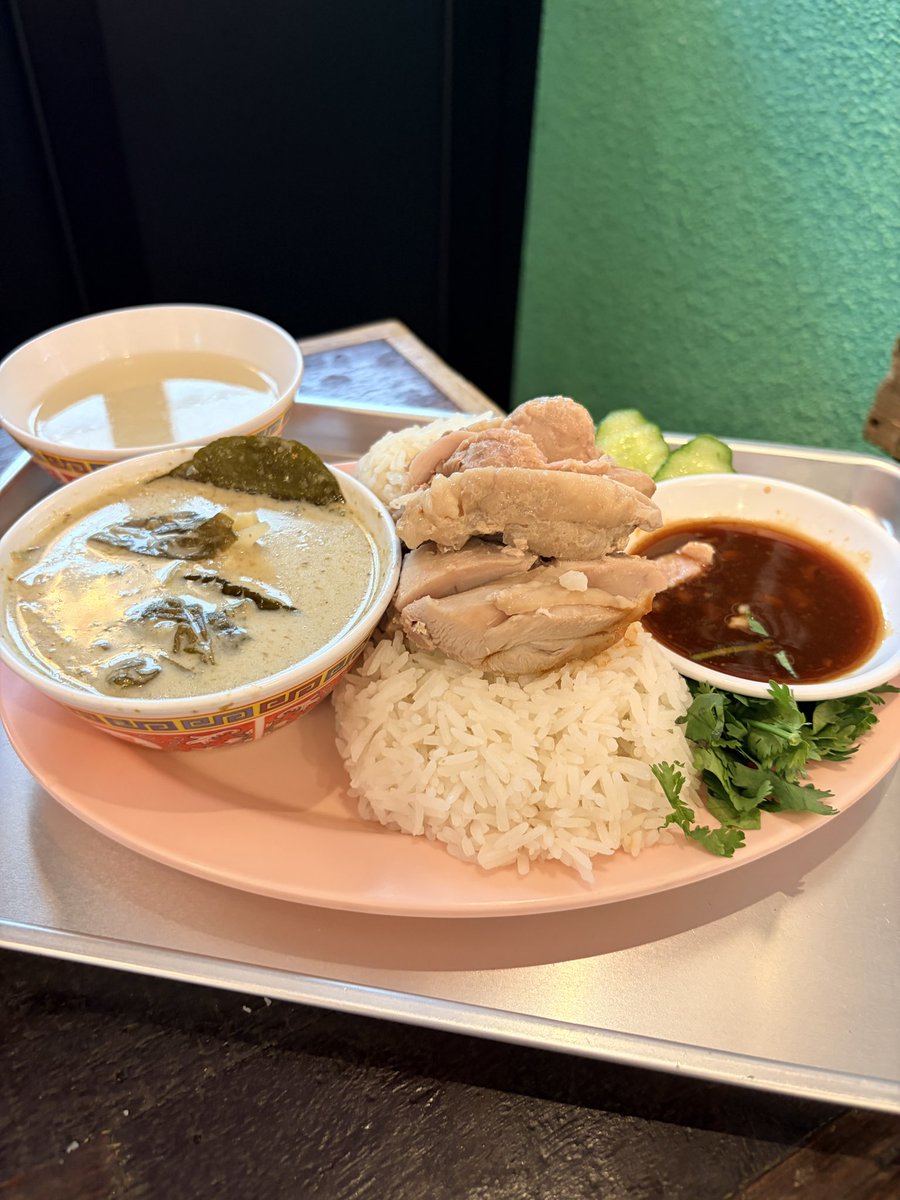 hirusakesaiko's tweet photo. ドリアンで乾杯です https://t.co/I25GEVNJTc