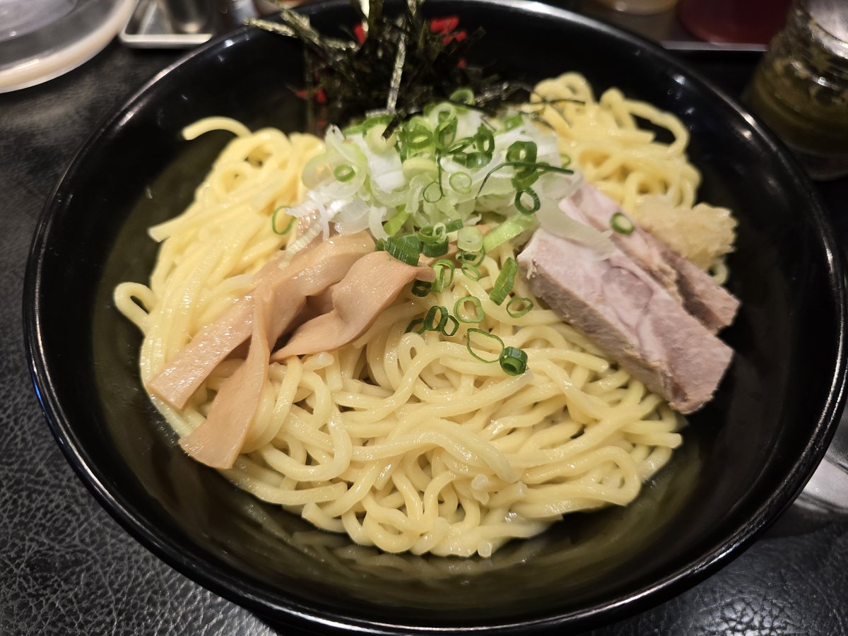 Nemui0130's tweet photo. 内定面談帰りの油そば、ティアワン
でも今までガン逃げしてきた基本情報を入社前に取らなきゃ行けなさそうで泣いちゃった https://t.co/oc6huErkdS