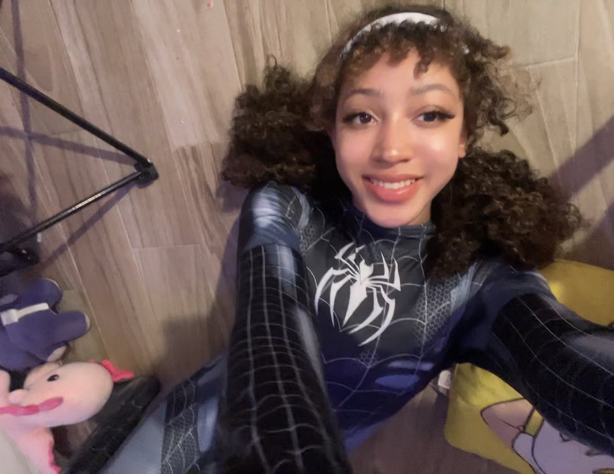 alyette1up's tweet photo. symbiote spiderman 🕷️🕸️ #blackspiderman https://t.co/q9UjyZIdkh