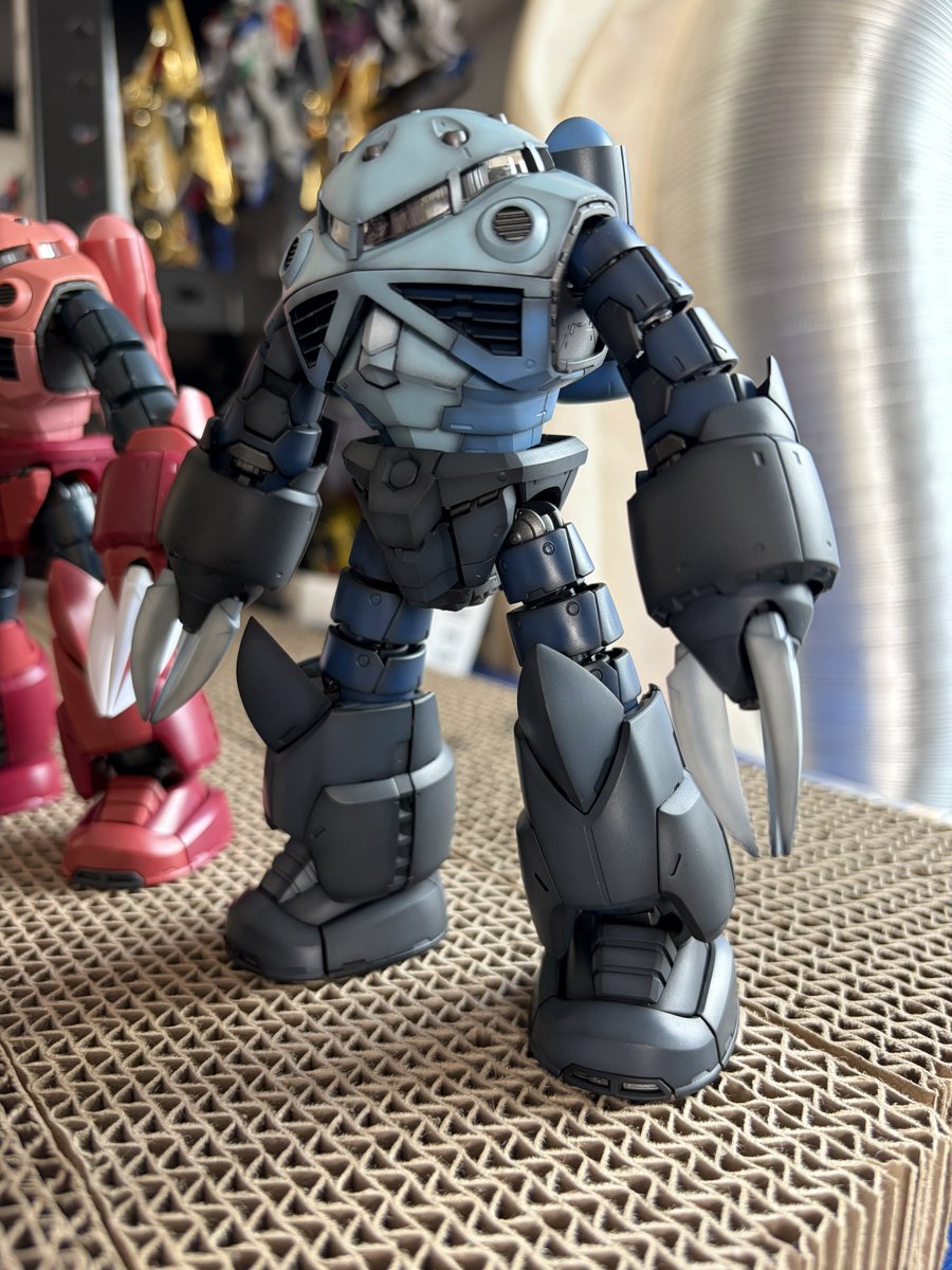 noname_knc's tweet photo. RGシャア専用ズゴッグを量産機カラーにグラデーション塗装しました☺️

RGでグラデーション塗装は初めてでしたが、特に問題なくできたかと思います❗️

HGよりRGズゴッグのプロポーションの方が個人的には好みです✨

#ガンプラ https://t.co/gsJksYmzum