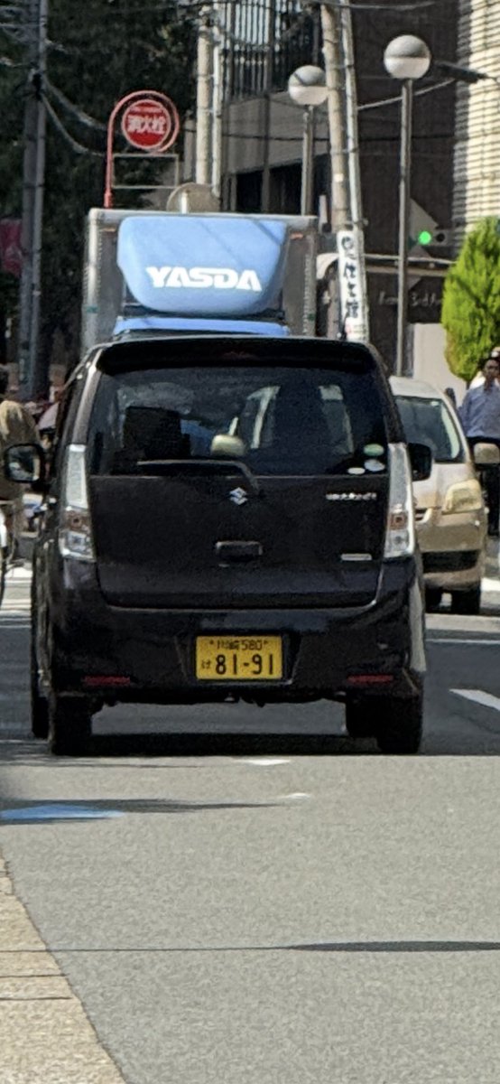 A4T0u's tweet photo. 車に轢かれそうになった

横断歩道渡ってたら普通に目の前ギリギリを右折ね，こうゆうのずるいよなぁって思う https://t.co/f0hZzj3qvX