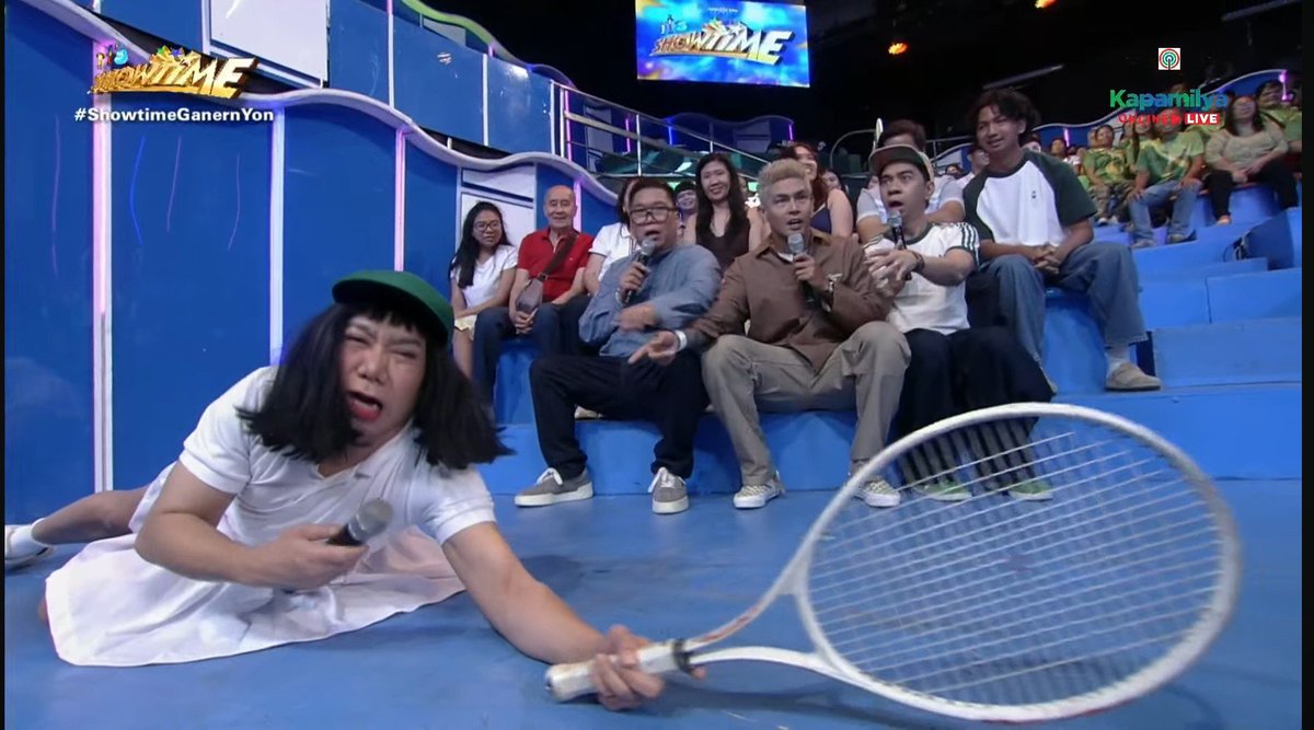 CarlCastro_'s tweet photo. Nakakalito ha HAHAHAHahahahhha
@itsShowtimeNa

#ShowtimeGanernYon https://t.co/OAnLX5ACrd