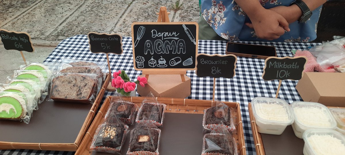 AlatinoAkbar's tweet photo. Jualan di depan rumah
Jangan lupa like &amp; subscribe iya

https://t.co/a2oSaM0Ktu

#kue
#jualankue
#kulinerpalangkaraya
#jajananpalangkaraya
#kuliner https://t.co/yf7xyDgTEX