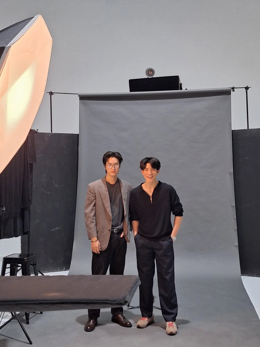 mylifegemfourth's tweet photo. OMGGGGGG MORE BEHIND THE SCENES PHOTOS FROM FITTING

(older BarthTanrak during fitting😭😭)

#TicketToHeaven
#GeminiFourth #เจมีไนน์โฟร์ท https://t.co/pLIOWSCuXS