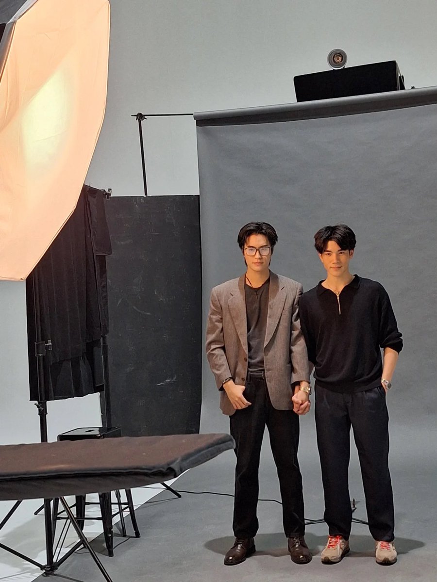 mylifegemfourth's tweet photo. OMGGGGGG MORE BEHIND THE SCENES PHOTOS FROM FITTING

(older BarthTanrak during fitting😭😭)

#TicketToHeaven
#GeminiFourth #เจมีไนน์โฟร์ท https://t.co/pLIOWSCuXS